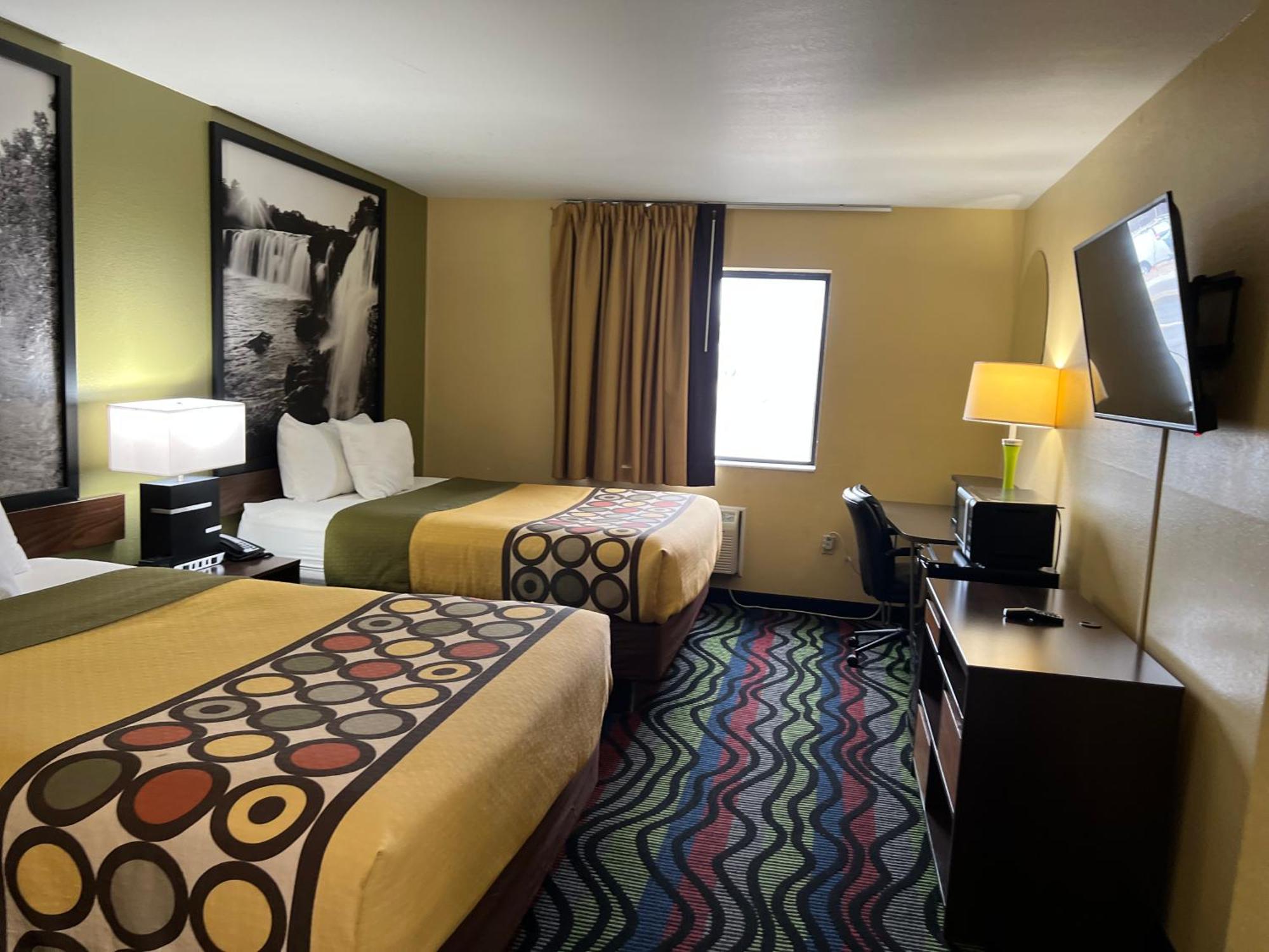 Super 8 By Wyndham Farmington Ξενοδοχείο Εξωτερικό φωτογραφία