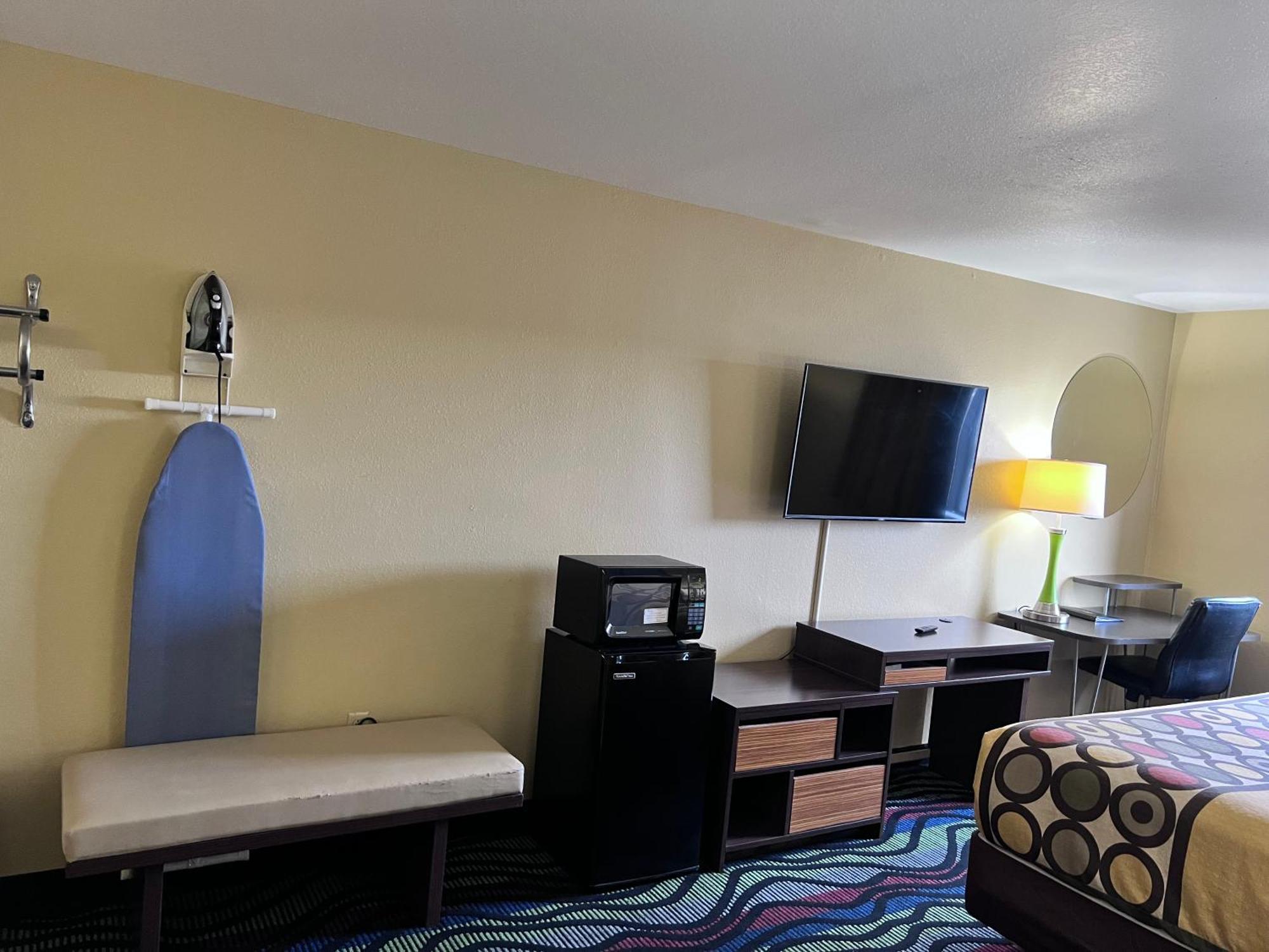 Super 8 By Wyndham Farmington Ξενοδοχείο Εξωτερικό φωτογραφία