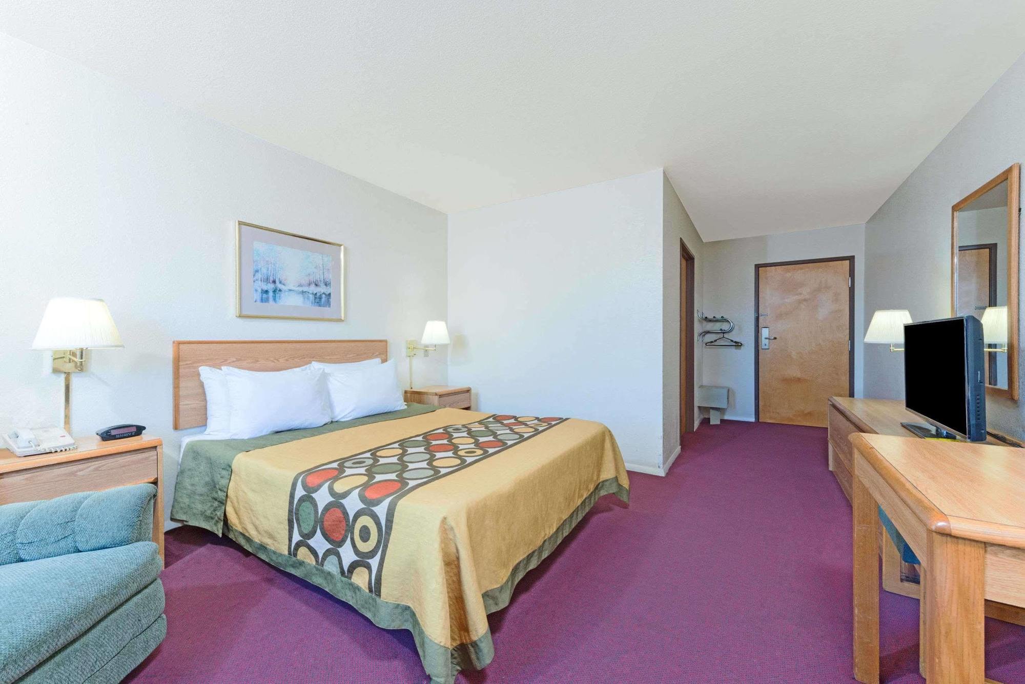 Super 8 By Wyndham Farmington Ξενοδοχείο Εξωτερικό φωτογραφία